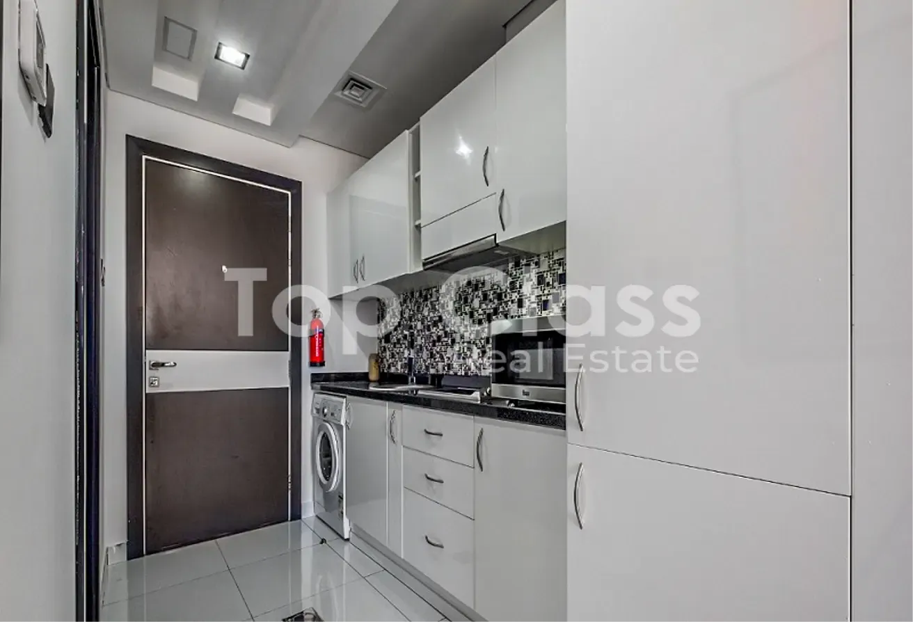 Canal Facing Unit |  Furnished |  High Floor