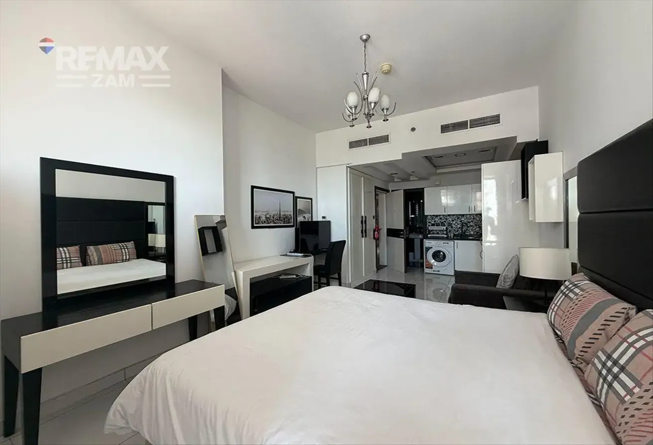 Golf Course View | Fully Furnished | Modern