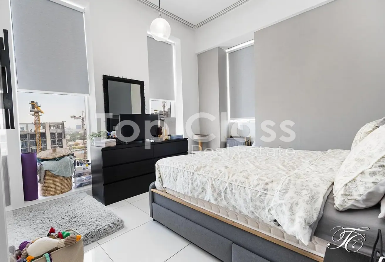 Furnished | Renovated and Upgraded | High Floor