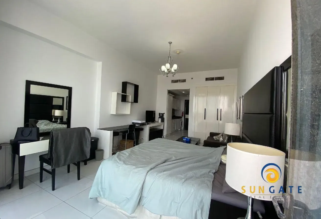 Furnished , Vacant now , high floor
