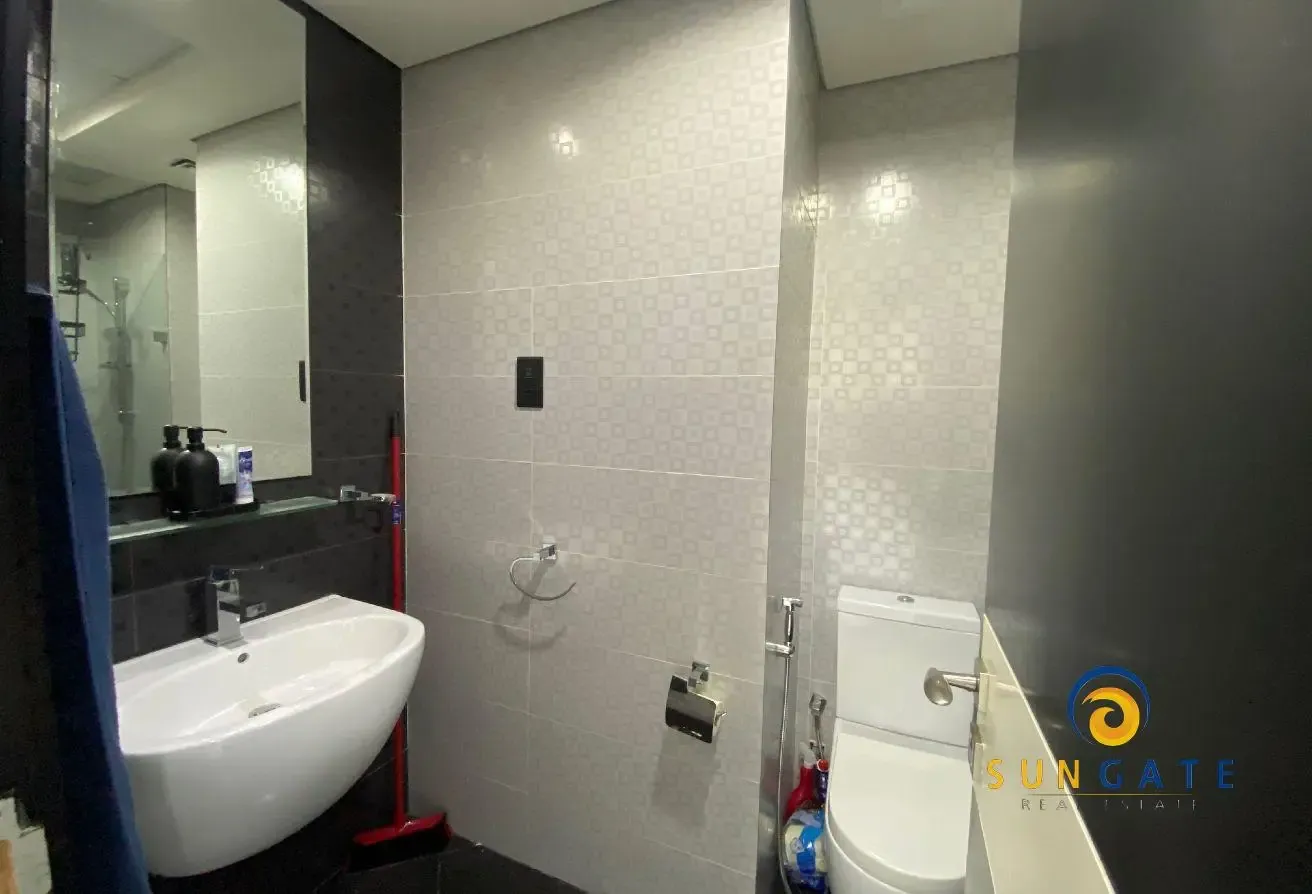 Furnished , Vacant now , high floor
