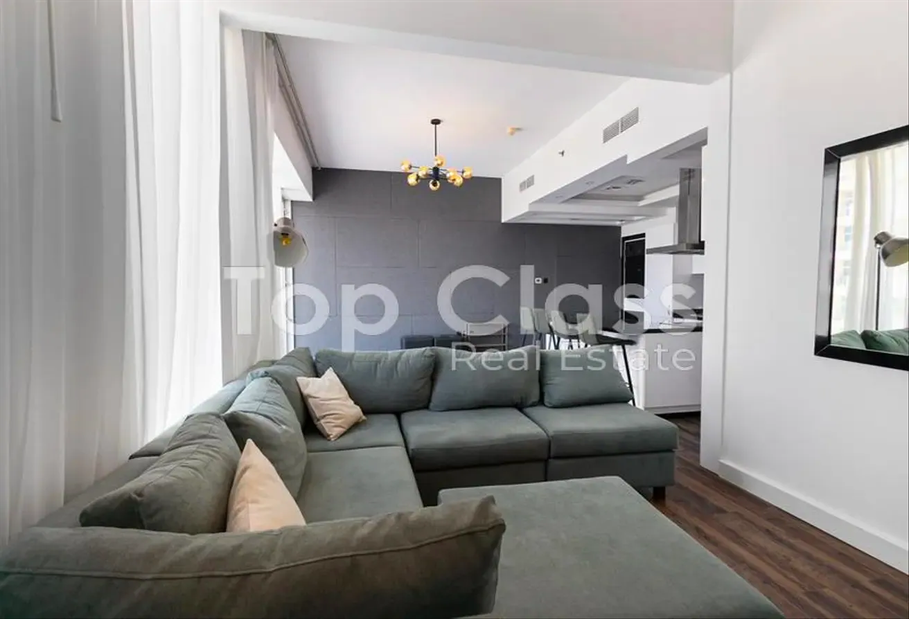 Fully Furnished |Upgraded 1BR | Ready to Move In