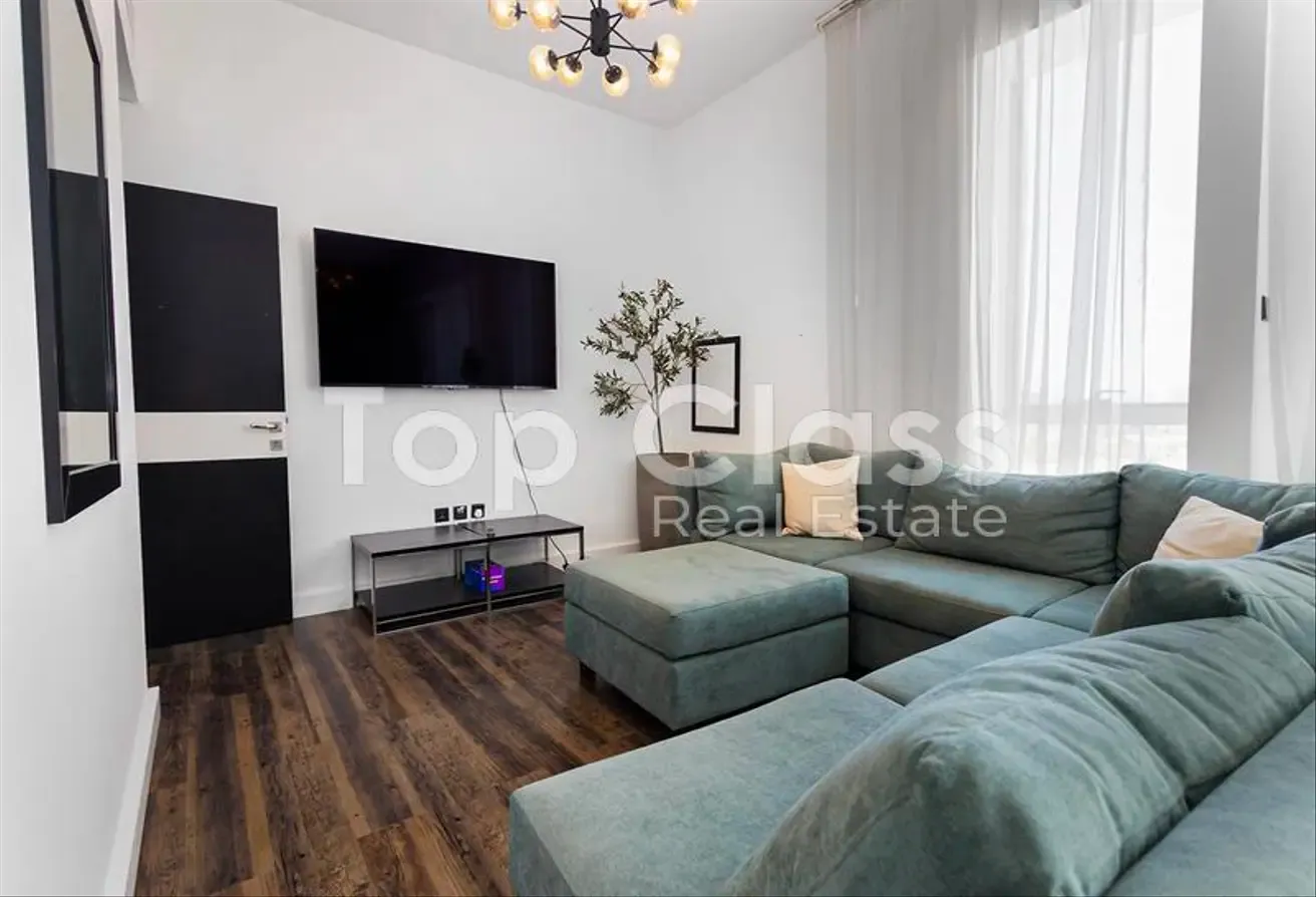 Fully Furnished |Upgraded 1BR | Ready to Move In