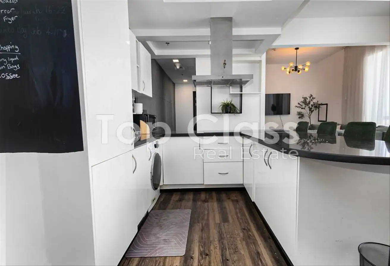 Fully Furnished |Upgraded 1BR | Ready to Move In