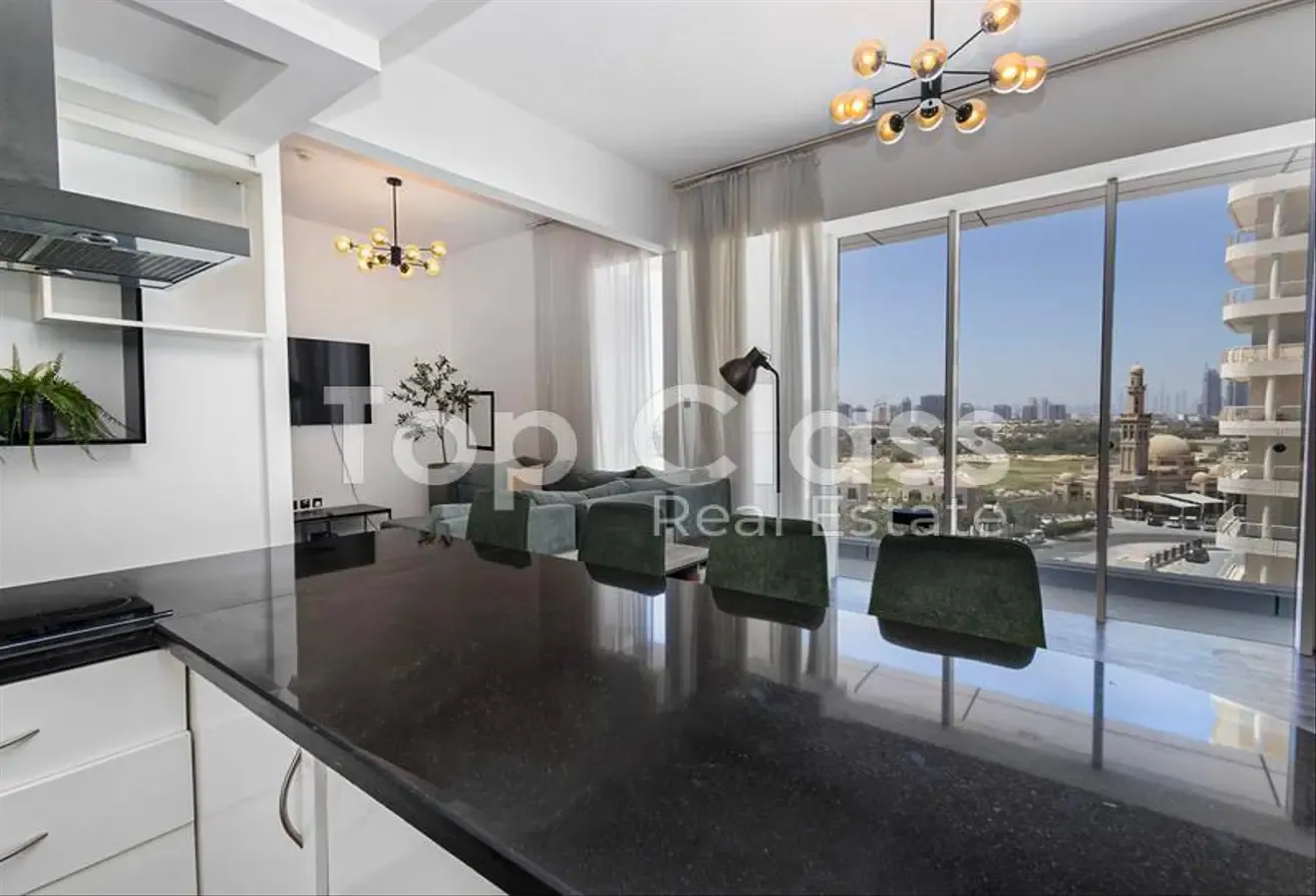 Fully Furnished |Upgraded 1BR | Ready to Move In