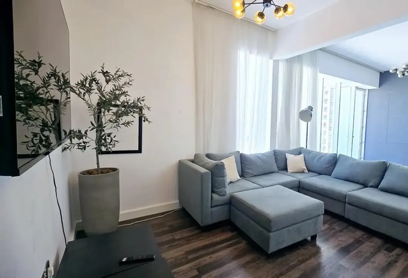 Fully Furnished | Convertible 2 Bed |Upgraded Unit