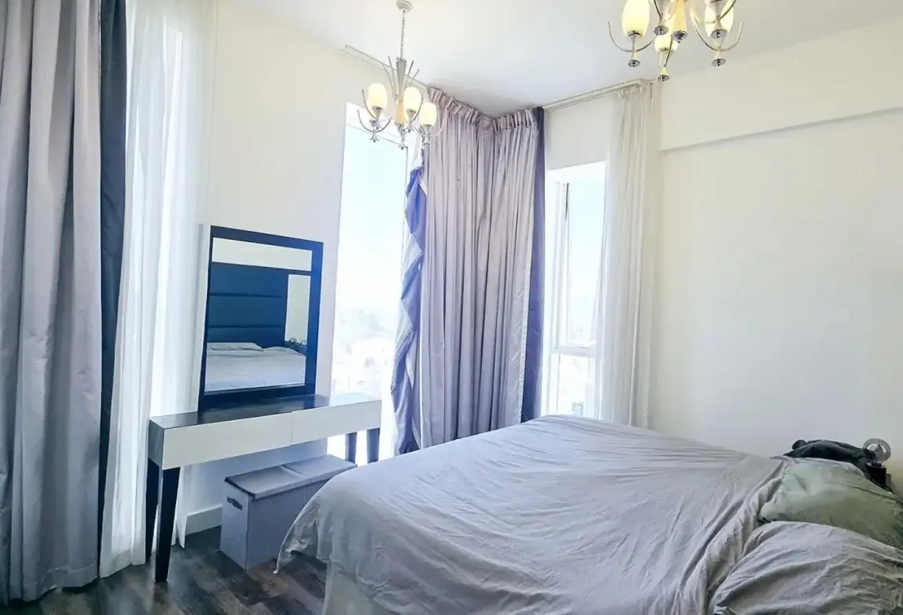 Fully Furnished | Convertible 2 Bed |Upgraded Unit