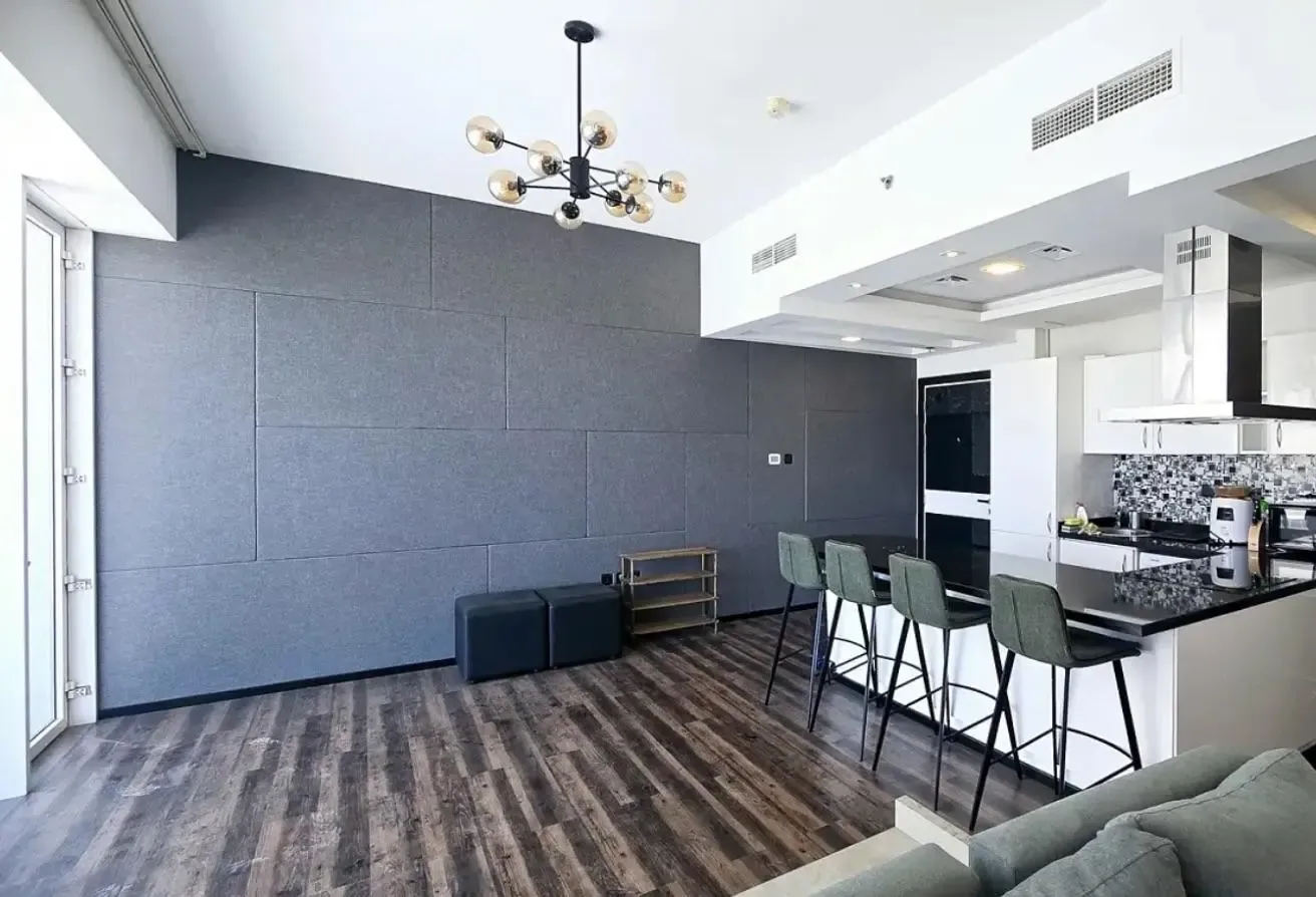 Fully Furnished | Convertible 2 Bed |Upgraded Unit