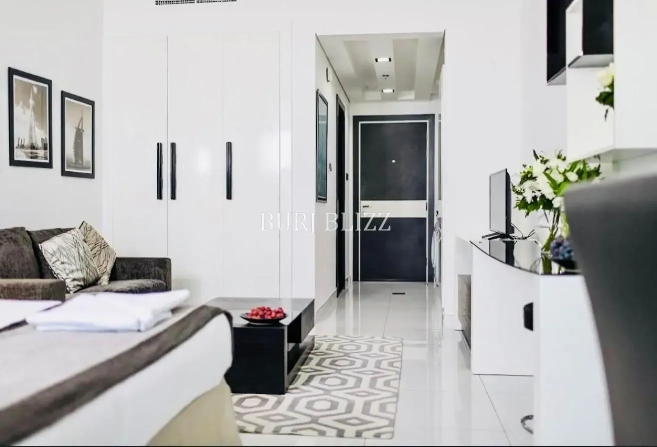 Spacious and Bright |High Floor |Prime Sports City