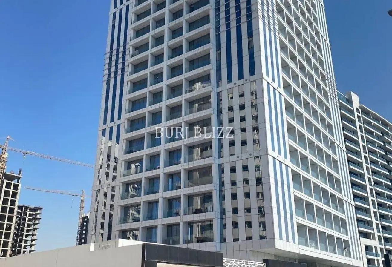 Spacious and Bright |High Floor |Prime Sports City