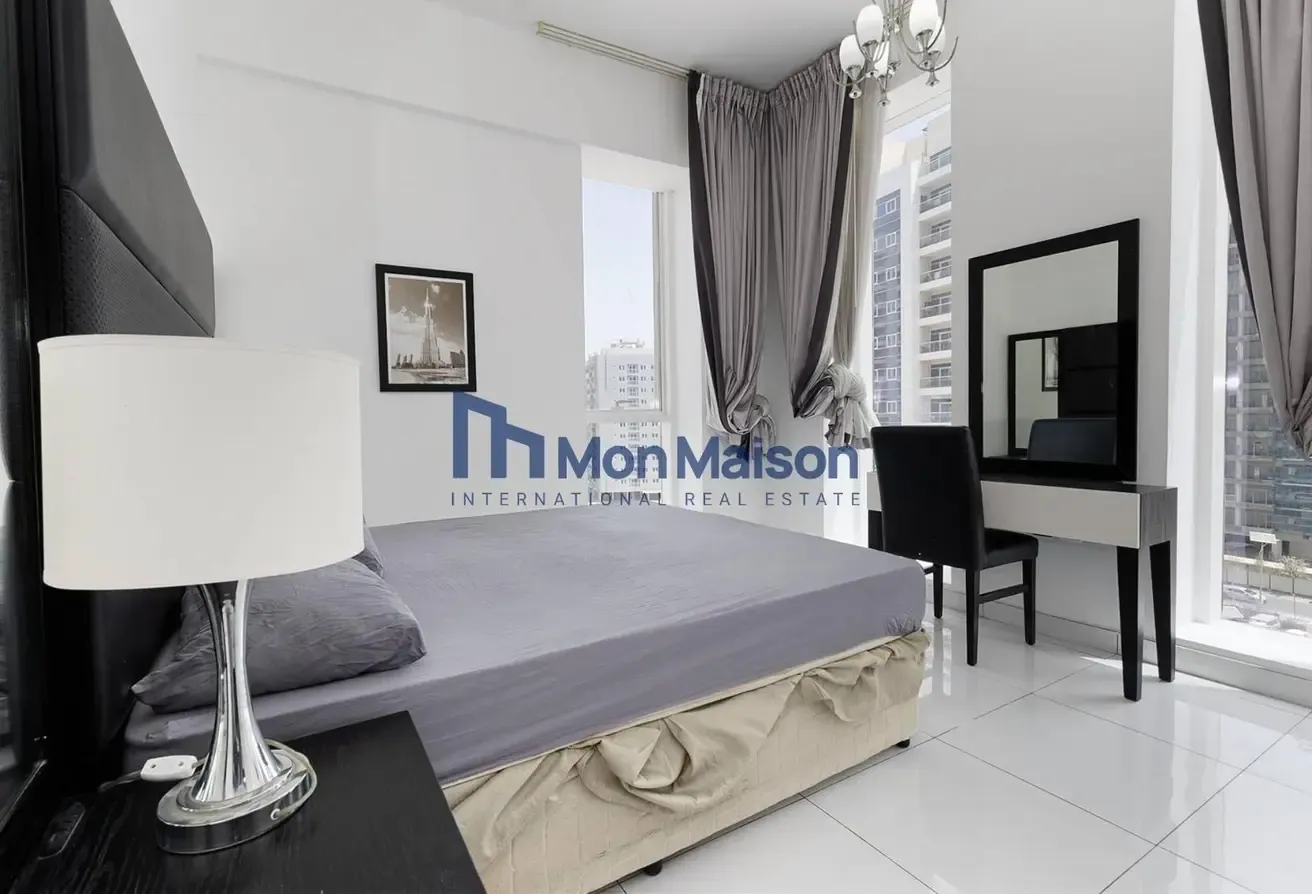 Fully Furnished | Near Bus Stop | Well Maintained