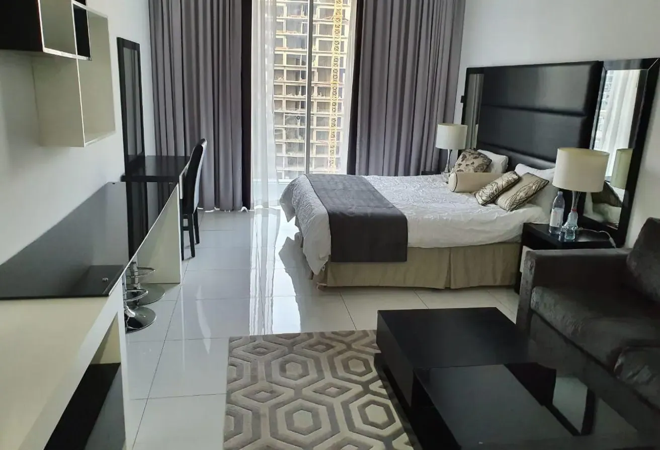 Fully Furnished | Spacious Layout | 4 cheques