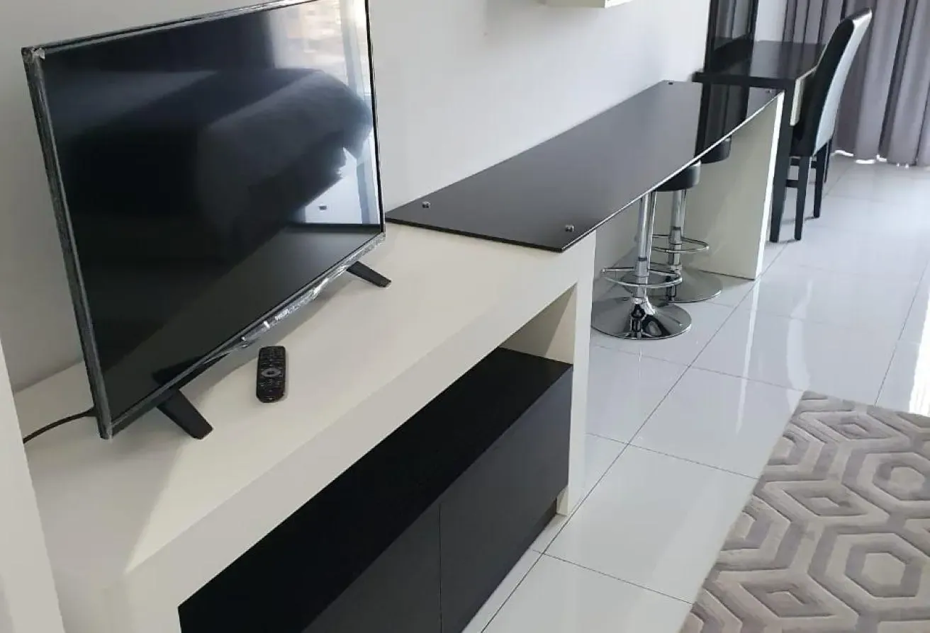 Fully Furnished | Spacious Layout | 4 cheques