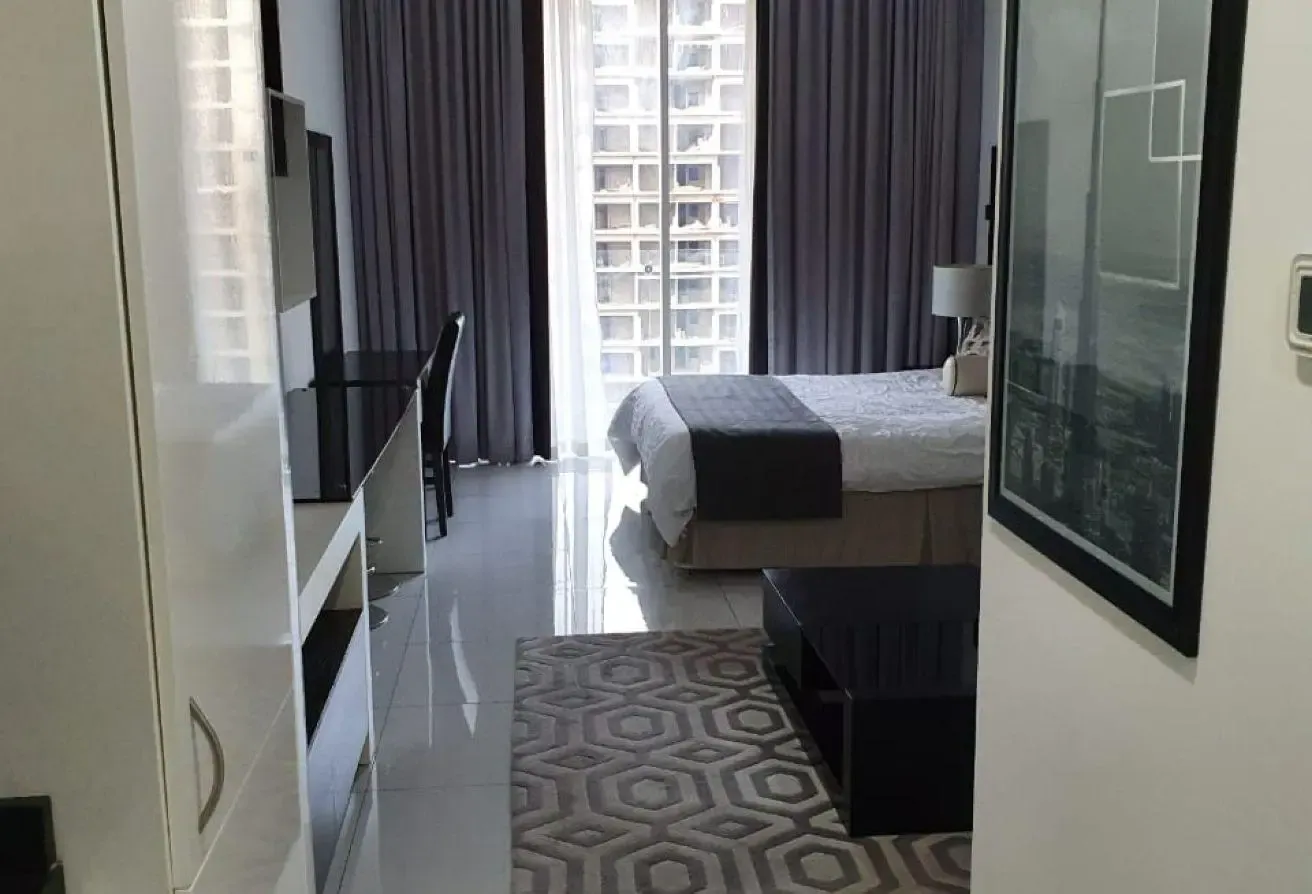 Fully Furnished | Spacious Layout | 4 cheques
