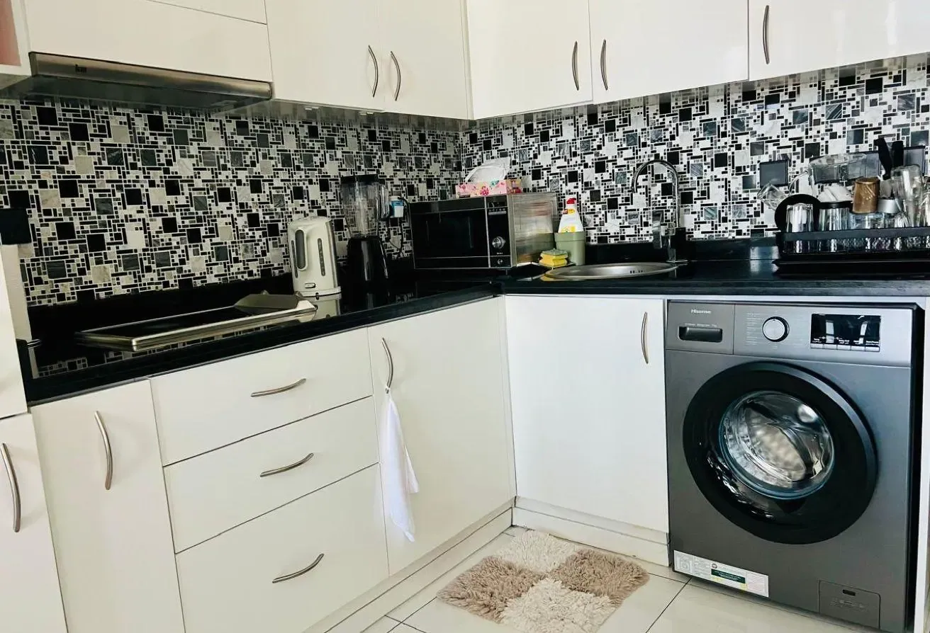 Fully Furnished | Spacious Layout | 4 cheques