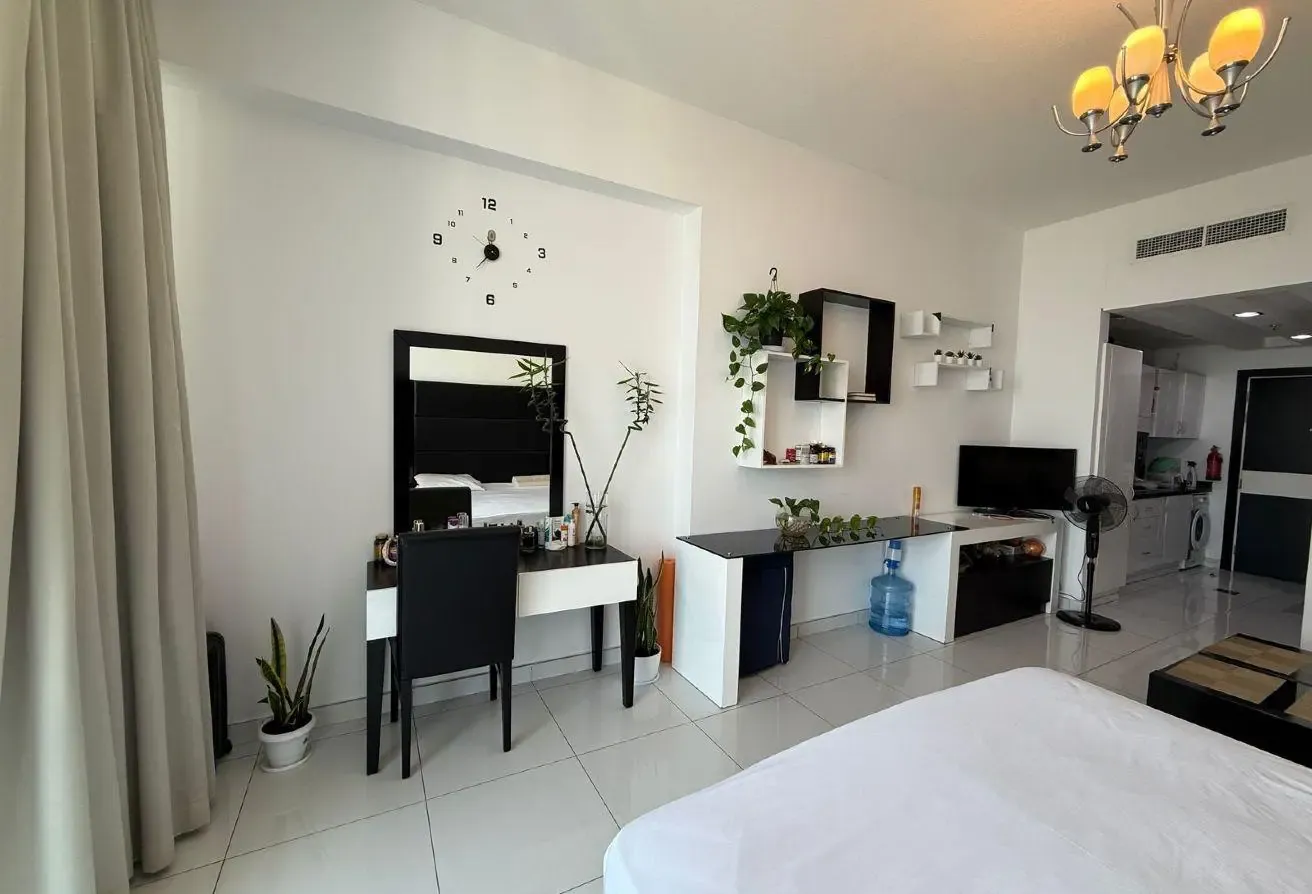 FULLY FURNISHED STUDIO AT HIGHEST FLOOR FOR RENT