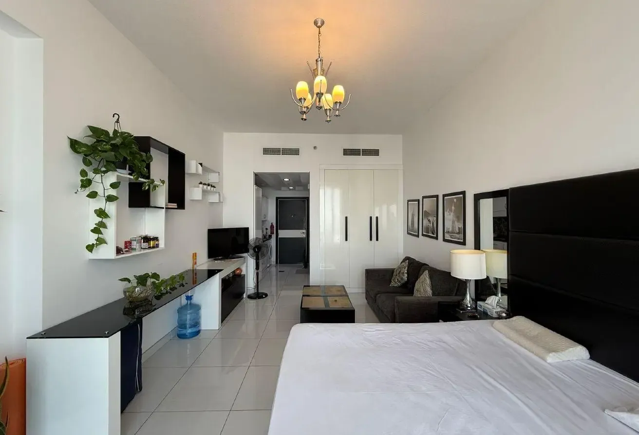 FULLY FURNISHED STUDIO AT HIGHEST FLOOR FOR RENT