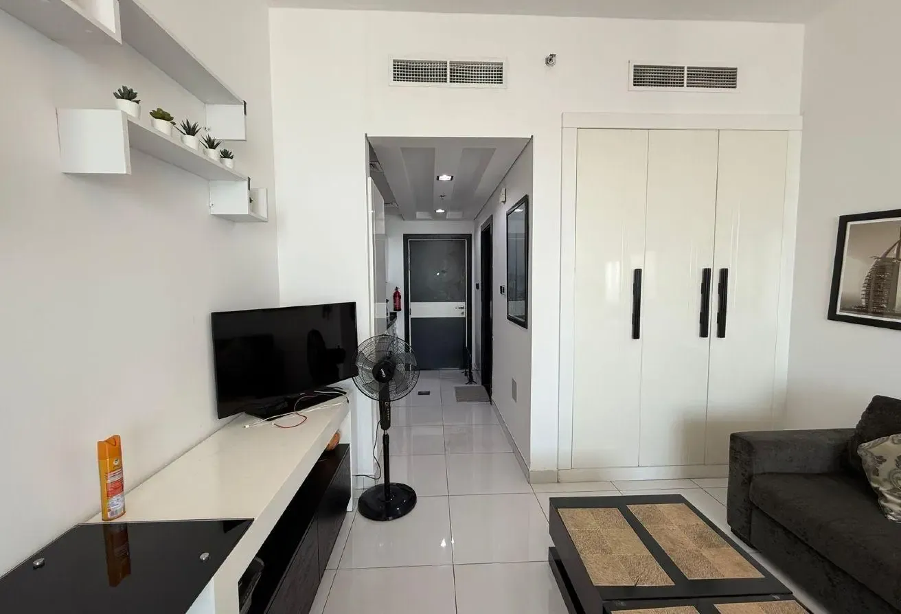 FULLY FURNISHED STUDIO AT HIGHEST FLOOR FOR RENT