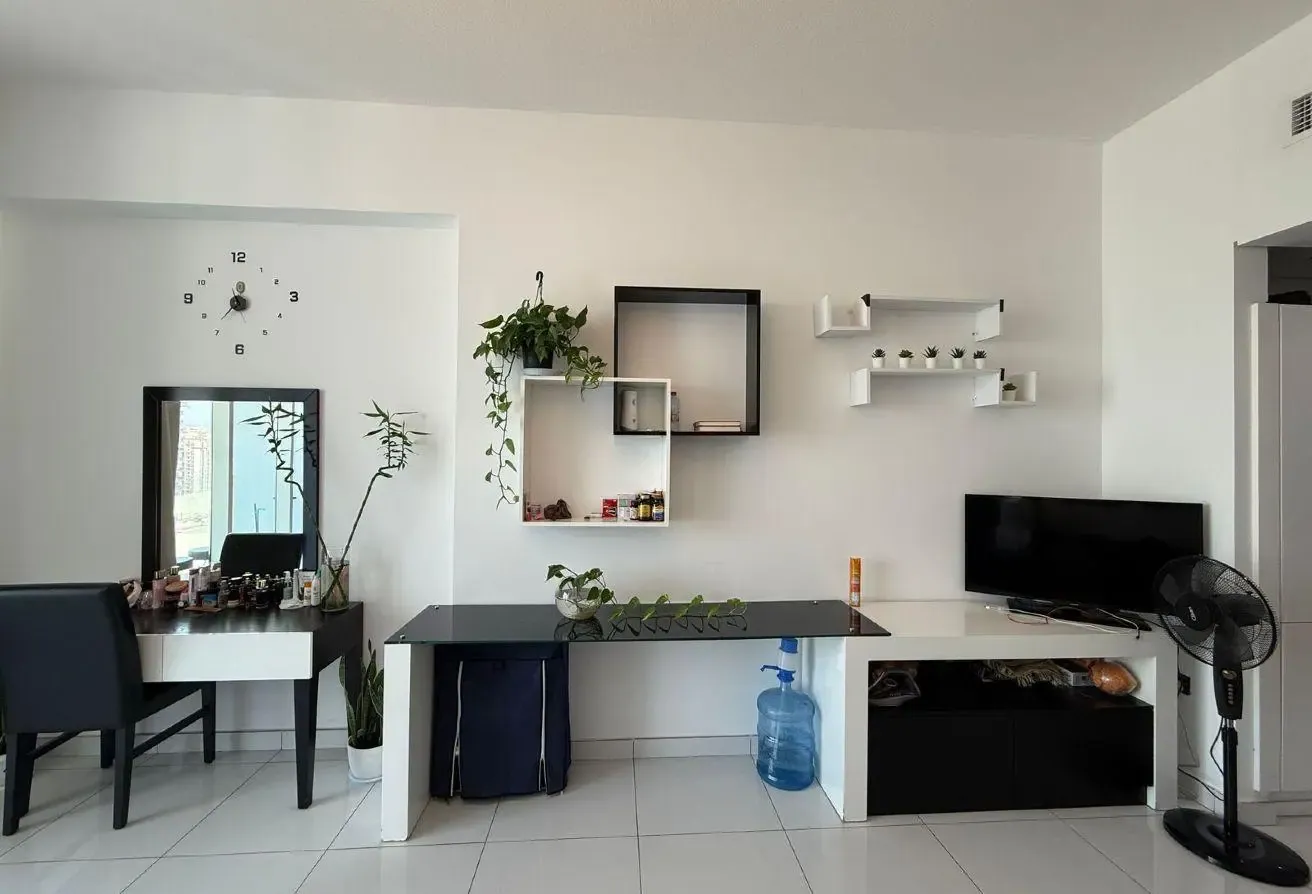 FULLY FURNISHED STUDIO AT HIGHEST FLOOR FOR RENT
