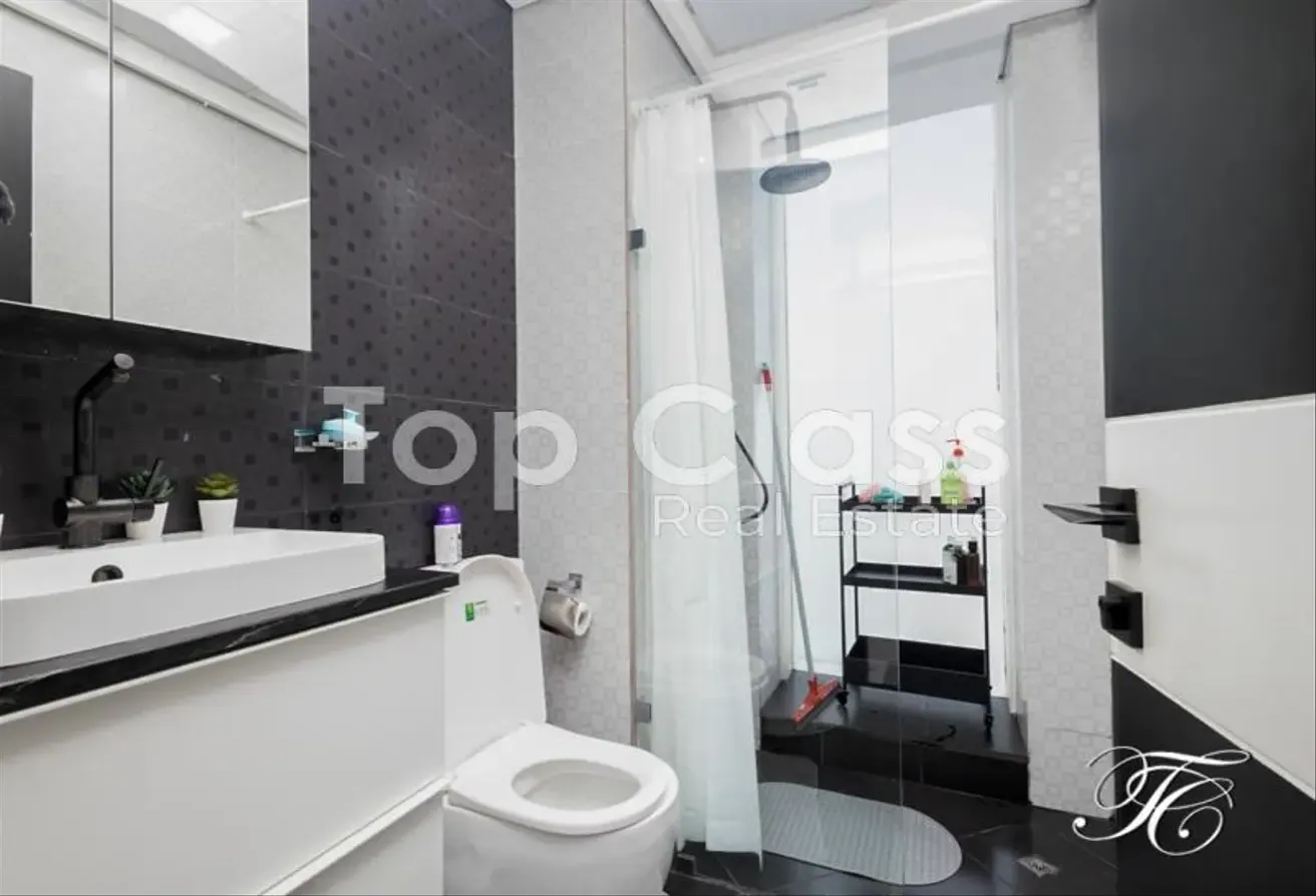 Full Upgraded | Modern | Partial Golf course View