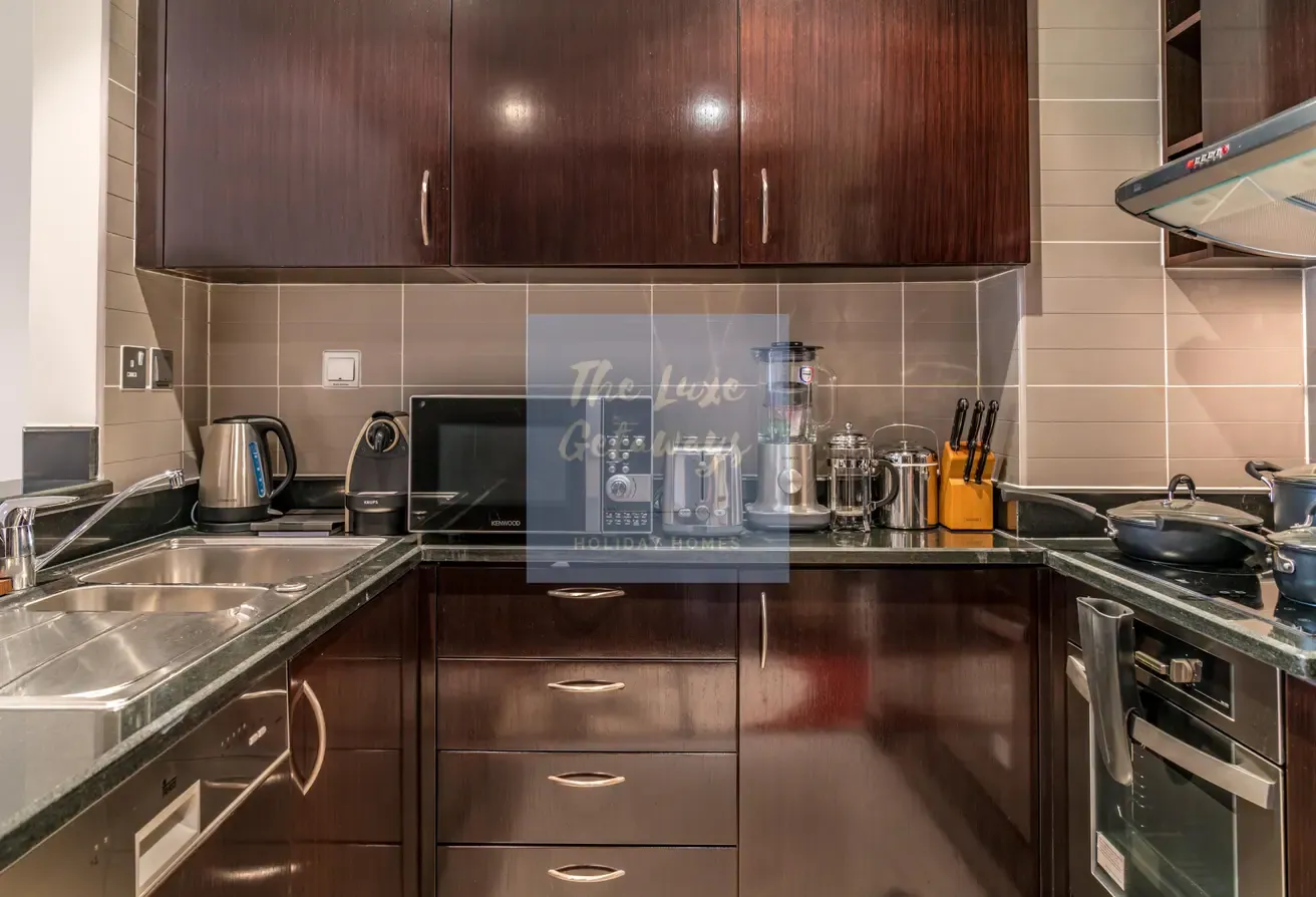 PRIME LOCATION | FULL SEAVIEW | HUGE TERRACE