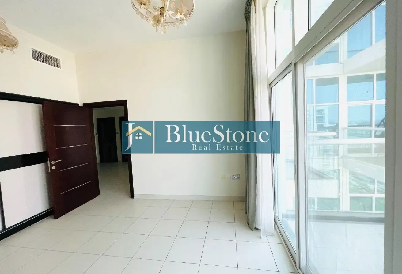 Large One Bed with Maid room | Open View