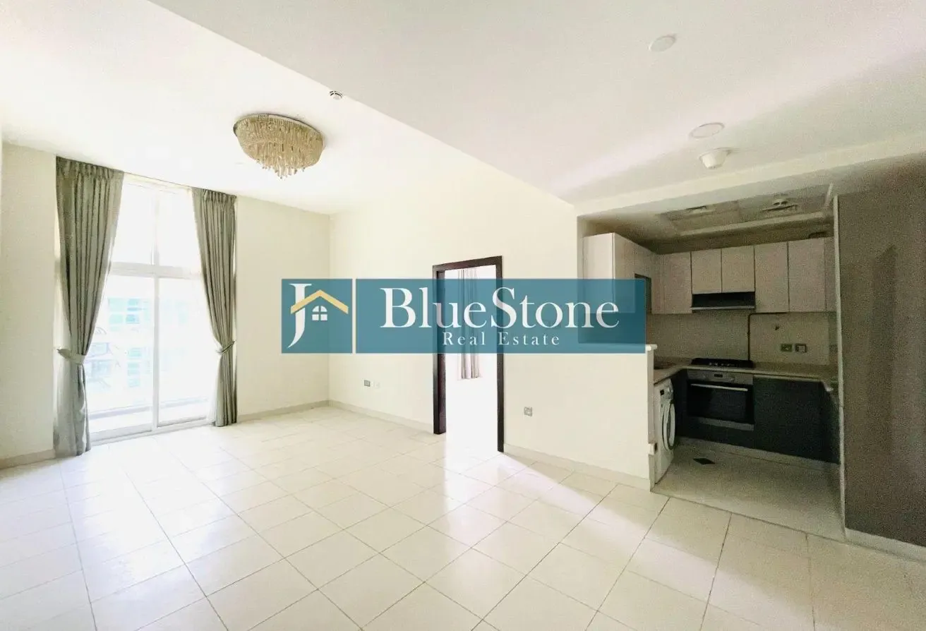 Large One Bed with Maid room | Open View