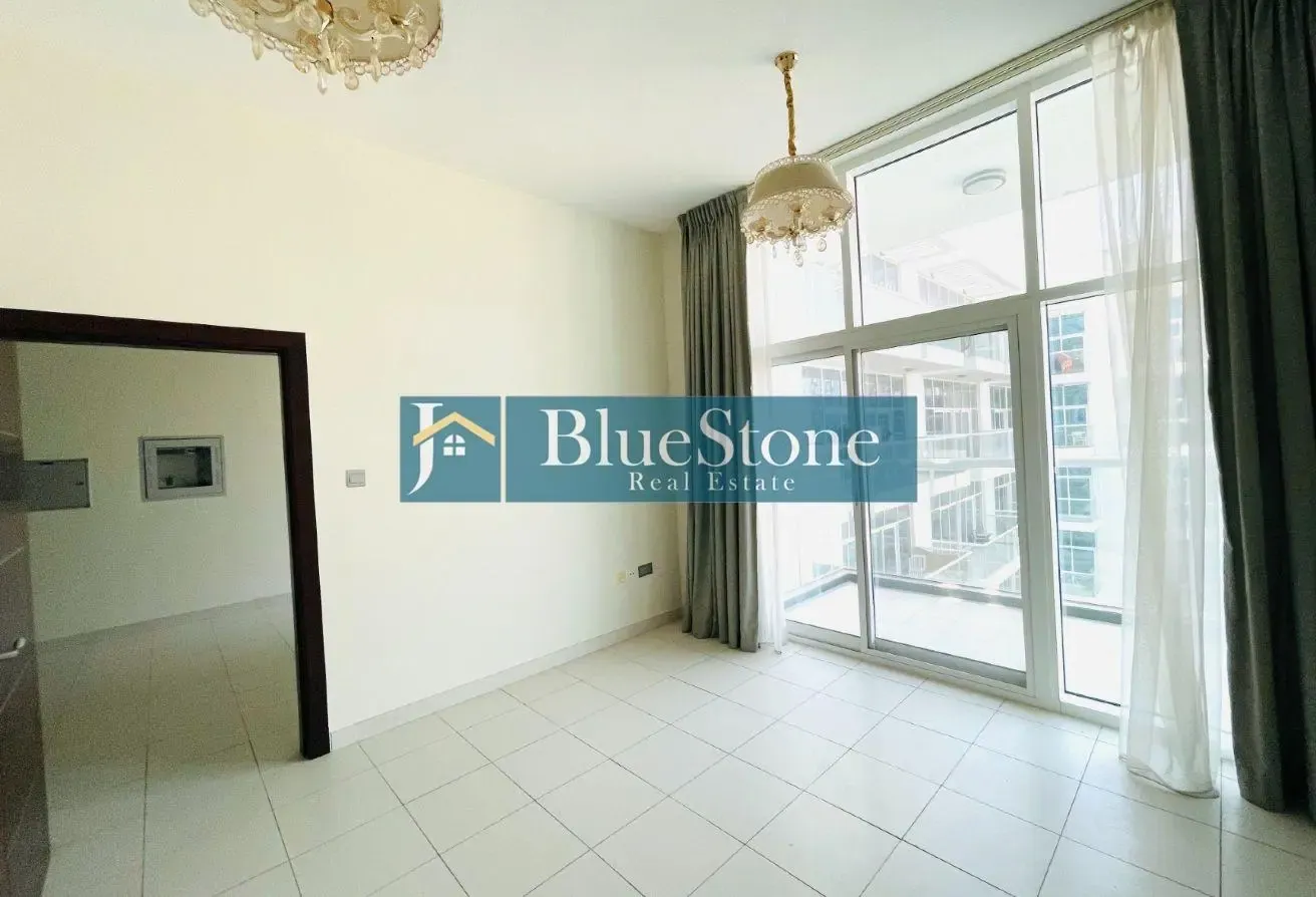 Large One Bed with Maid room | Open View