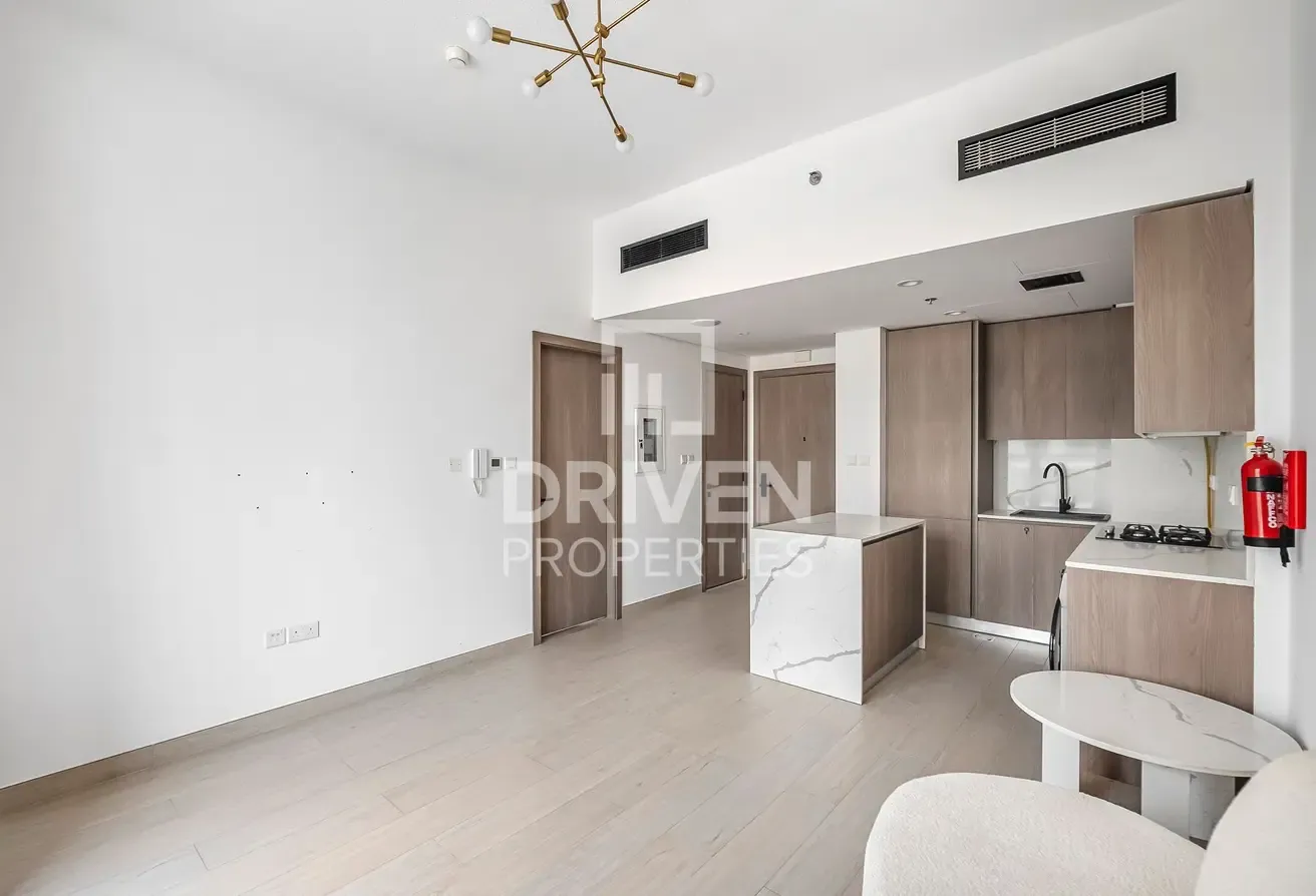 Bright Unit | Fully Furnished | Ready to move in
