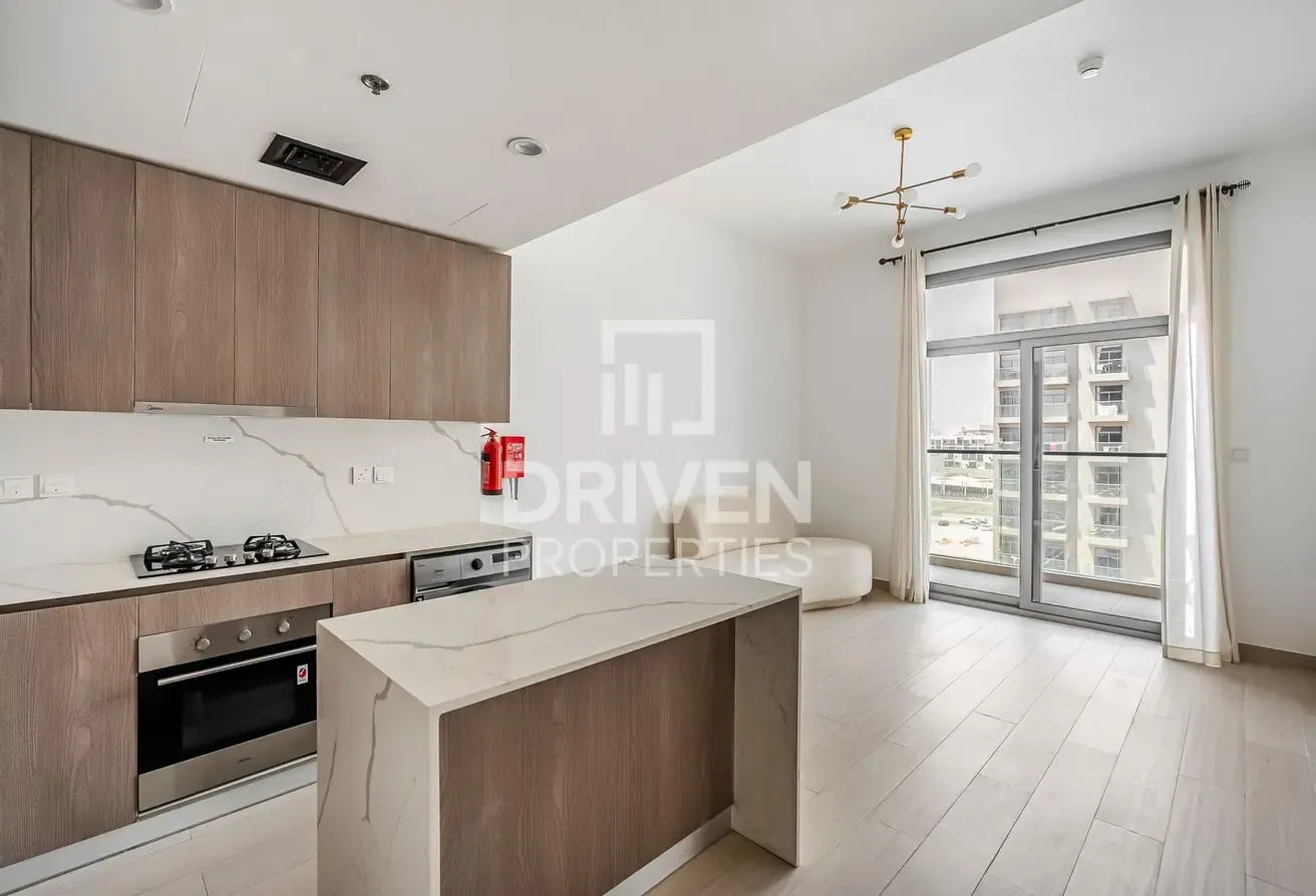 Bright Unit | Fully Furnished | Ready to move in