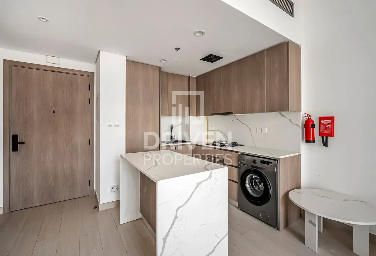 Bright Unit | Fully Furnished | Ready to move in