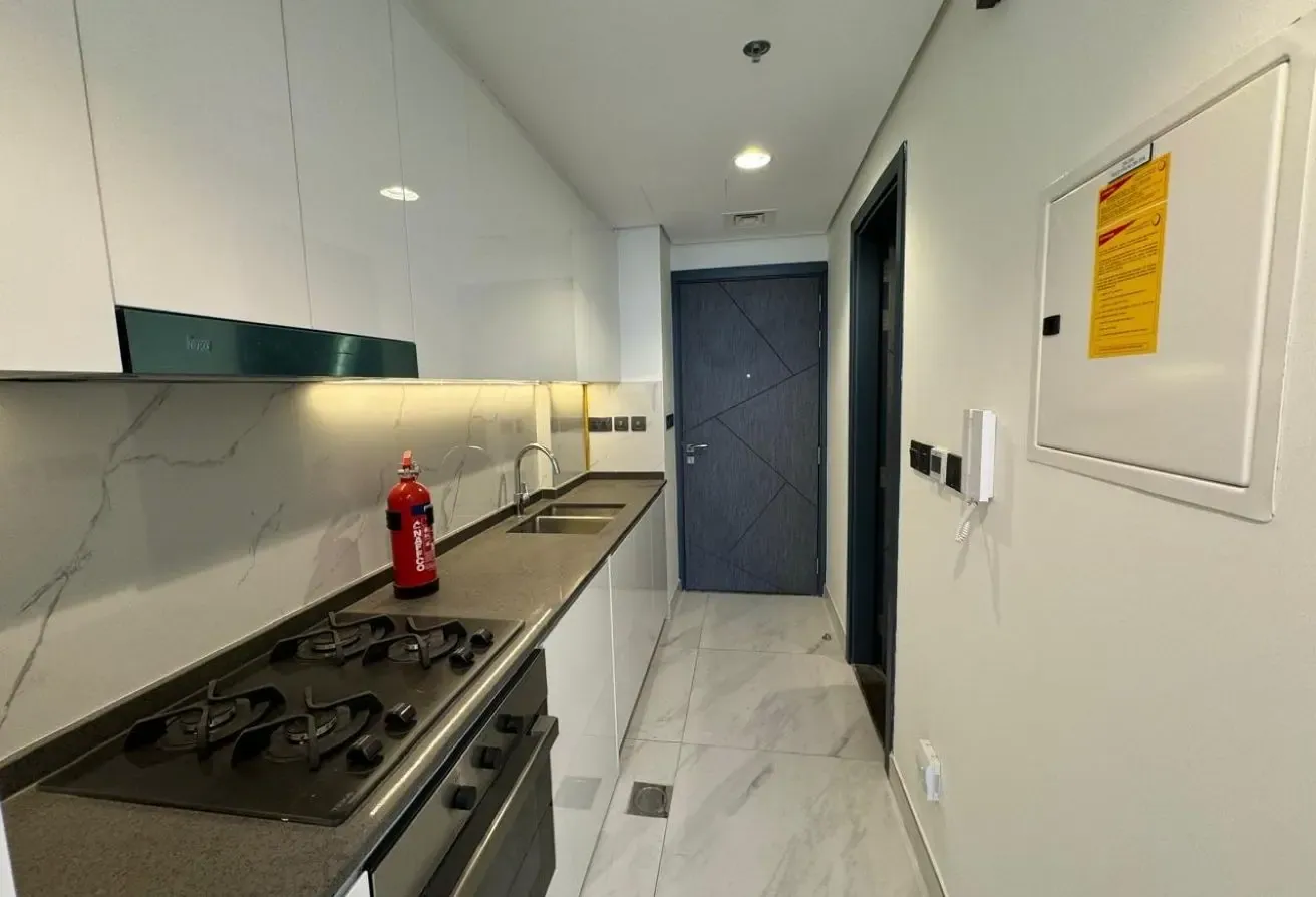 FULLY FURNISHED STUDIO| AVAILABLE 4 SEP| HOT DEAL|