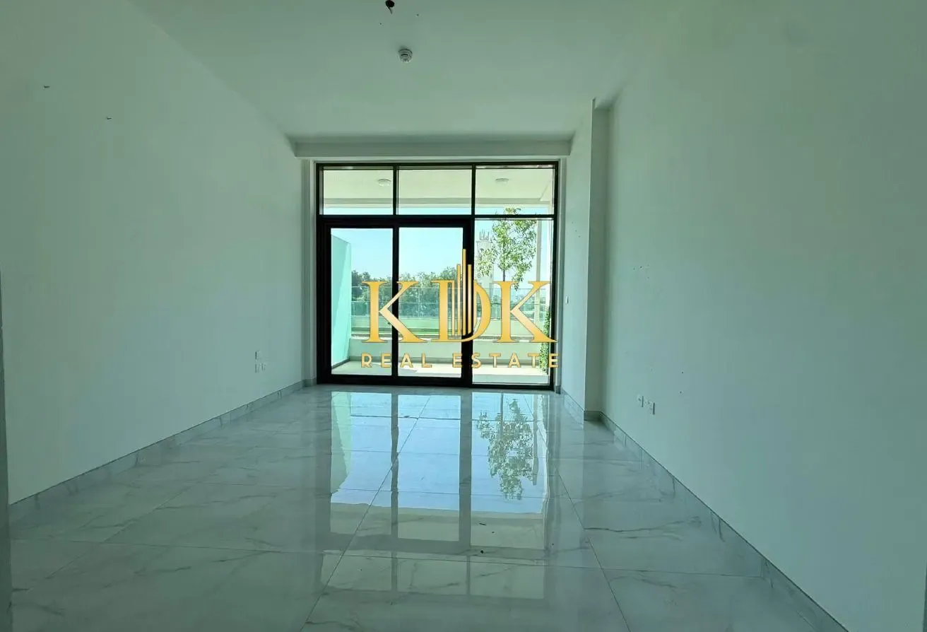 Bright Studio | Spacious | Community View