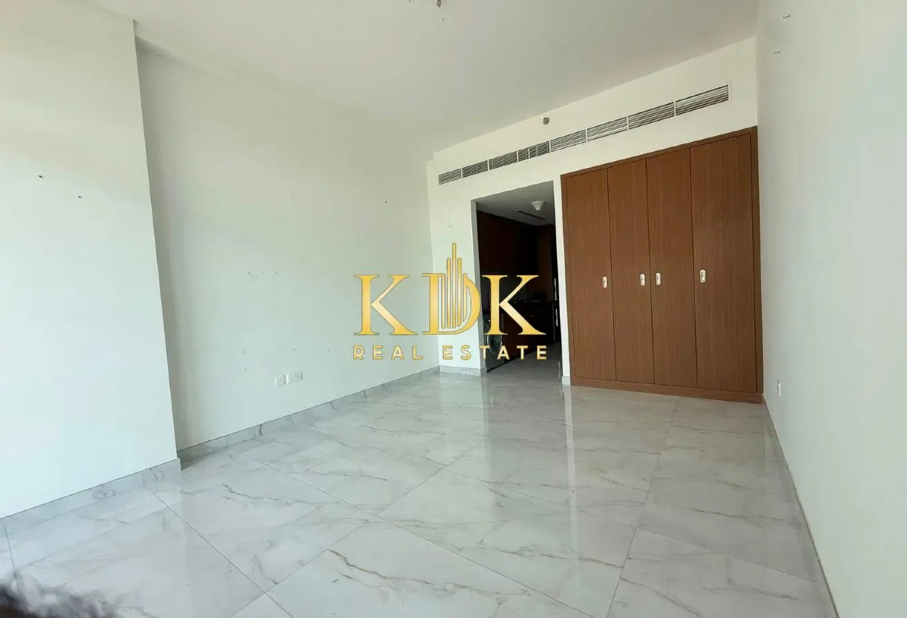 Bright Studio | Spacious | Community View