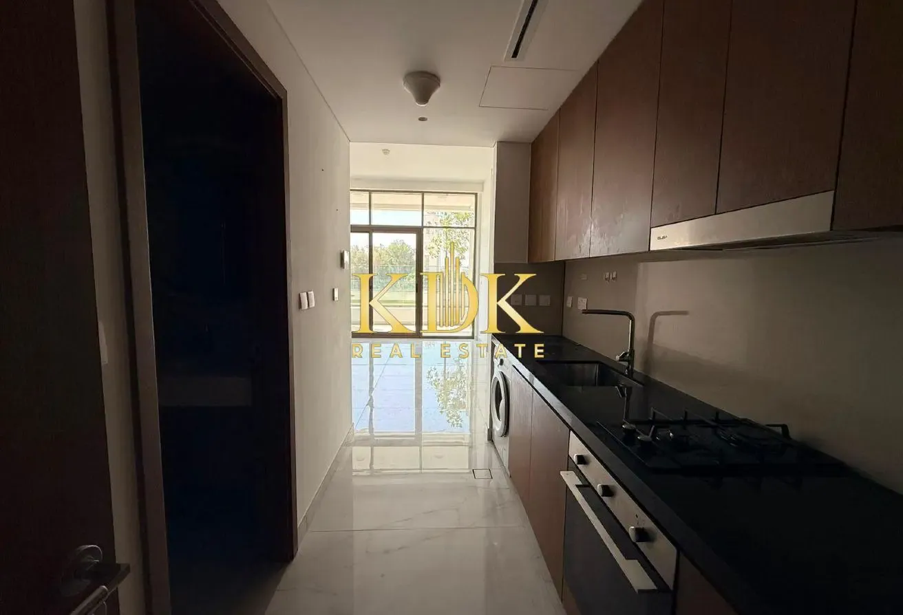 Bright Studio | Spacious | Community View
