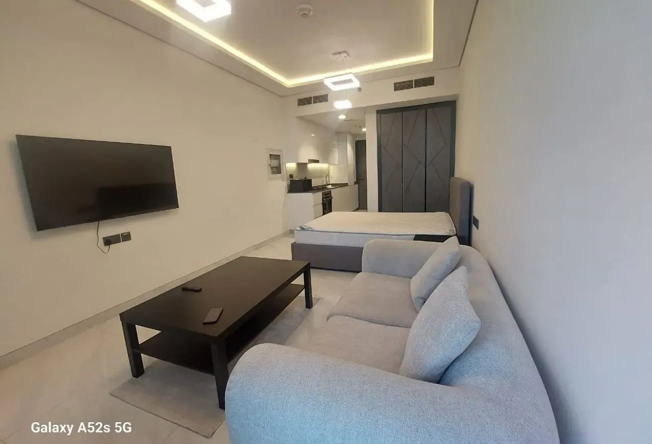 LUXURY FURNISHED STUDIO-AMAZING POOL VIEW-VACANT