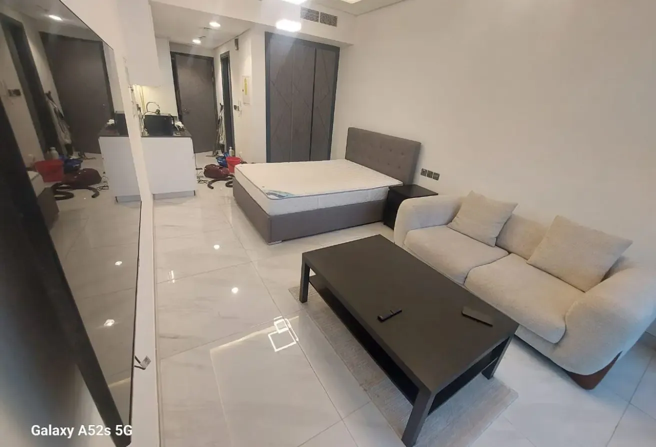 LUXURY FURNISHED STUDIO-AMAZING POOL VIEW-VACANT