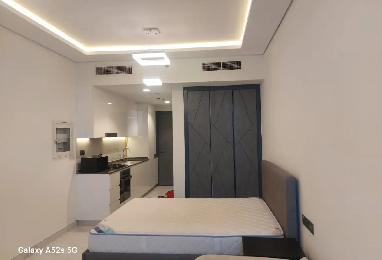 LUXURY FURNISHED STUDIO-AMAZING POOL VIEW-VACANT