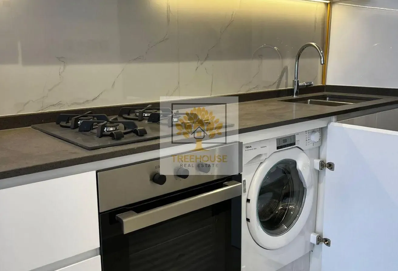 FULLY FURNISHED | 12 CHEQUES | WELL MAINTAINED