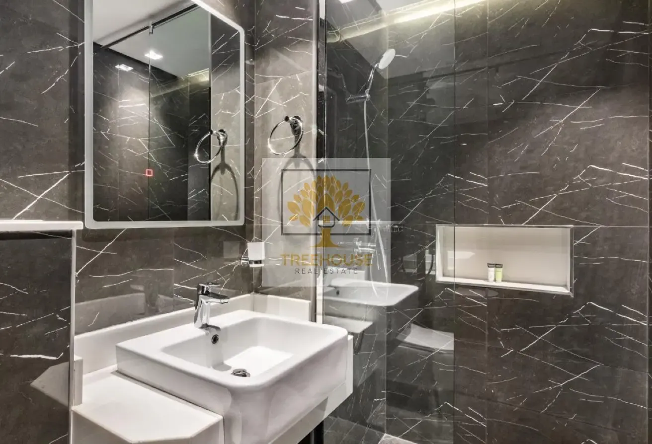 FULLY FURNISHED | 12 CHEQUES | WELL MAINTAINED