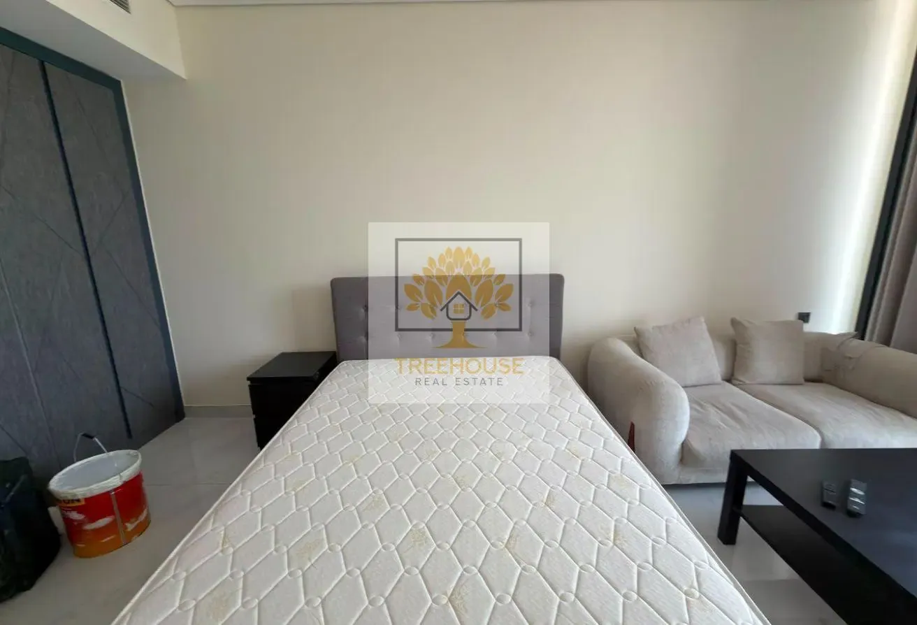 FULLY FURNISHED | 12 CHEQUES | WELL MAINTAINED
