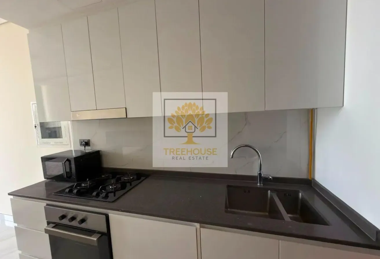 FULLY FURNISHED | 12 CHEQUES | WELL MAINTAINED