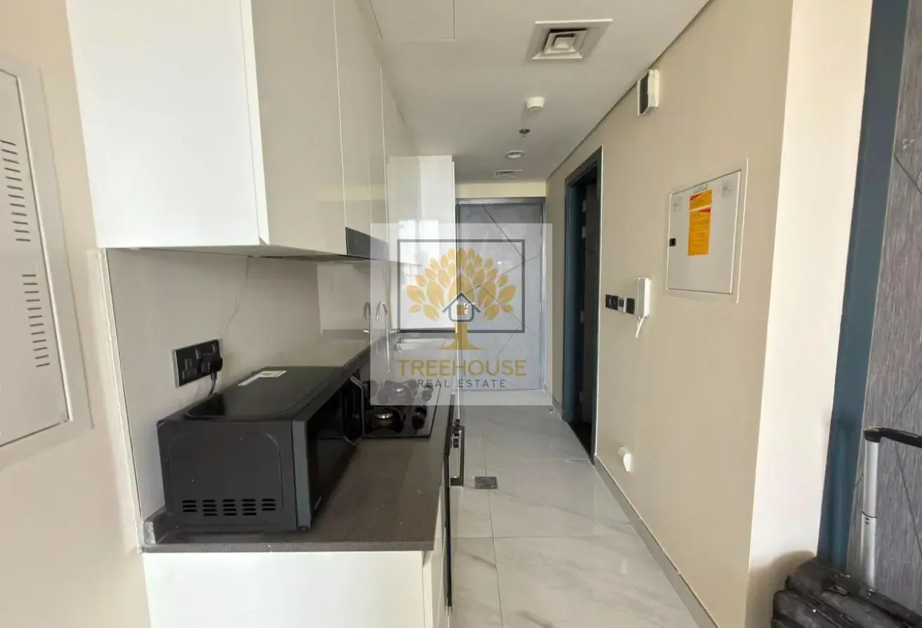 FULLY FURNISHED | 12 CHEQUES | WELL MAINTAINED