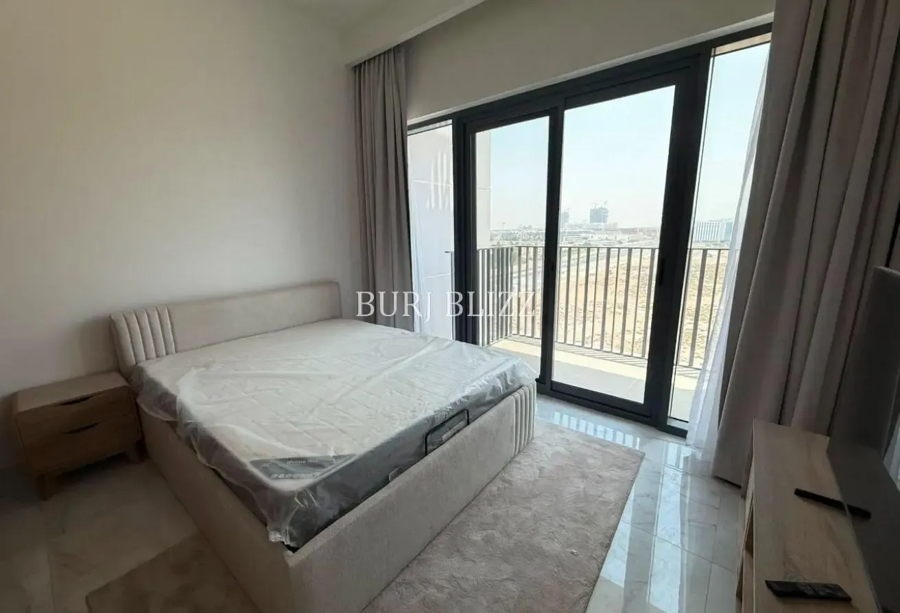 Modern Style Studio | Brand New | Vacant