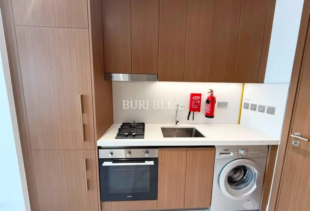Modern Style Studio | Brand New | Vacant