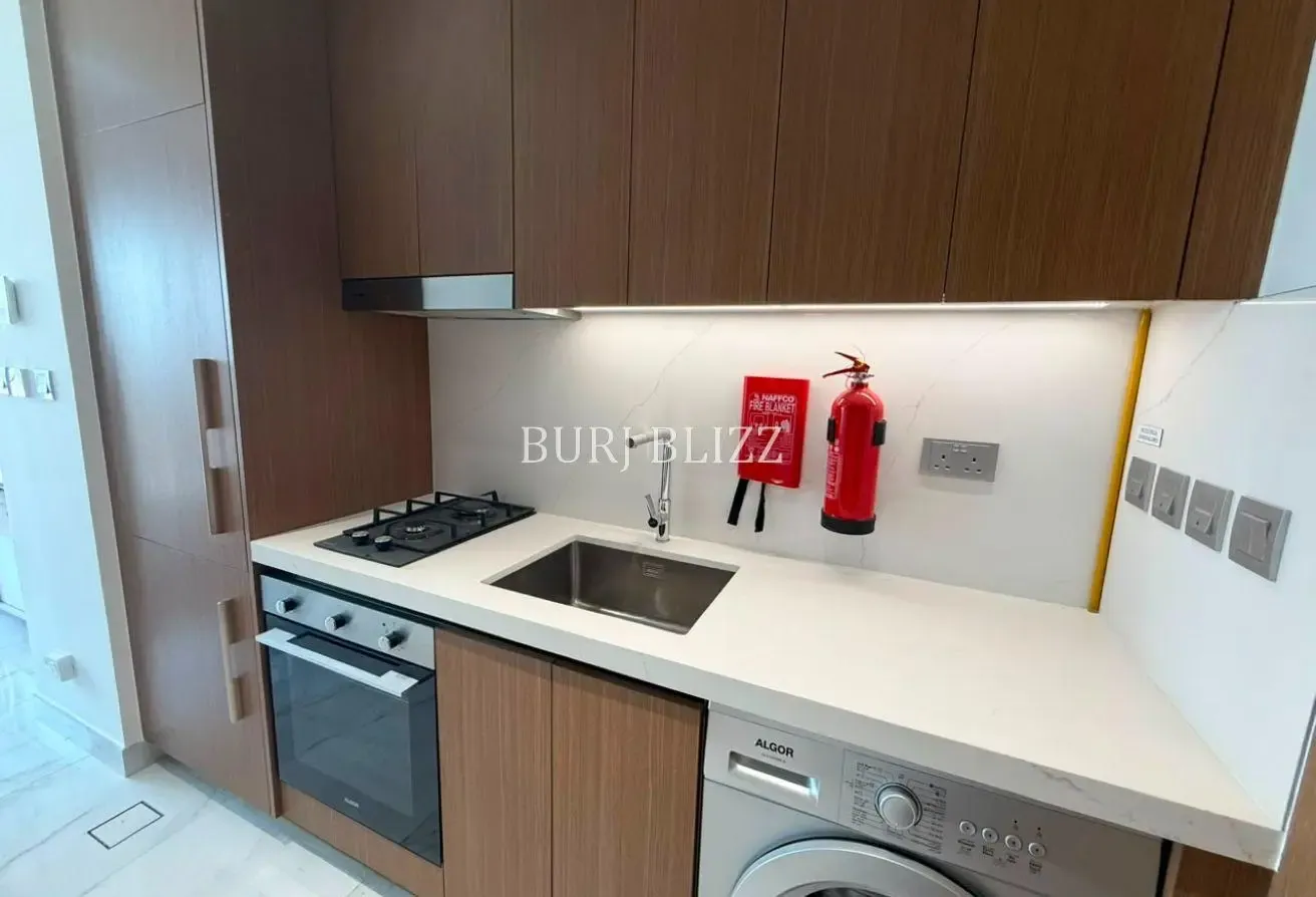Modern Style Studio | Brand New | Vacant