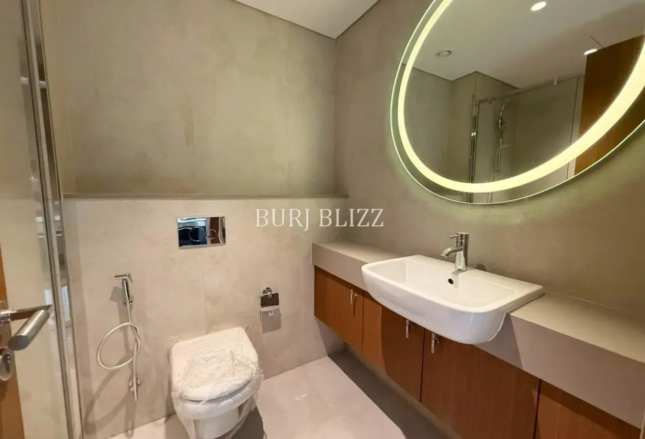 Modern Style Studio | Brand New | Vacant