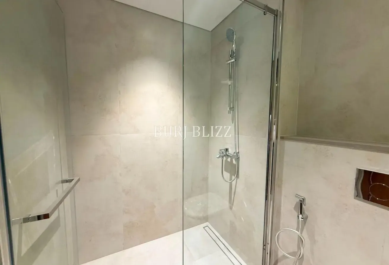 Modern Style Studio | Brand New | Vacant
