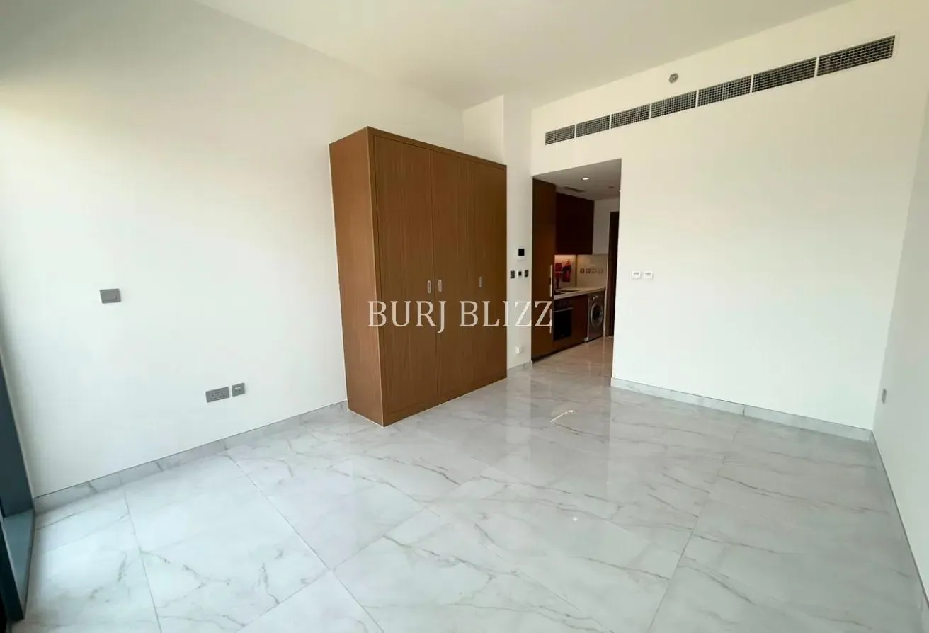 Brand New Studio | Bright Layout | Community View