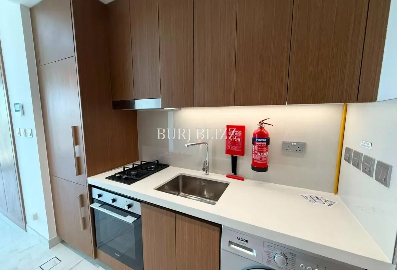 Brand New Studio | Bright Layout | Community View